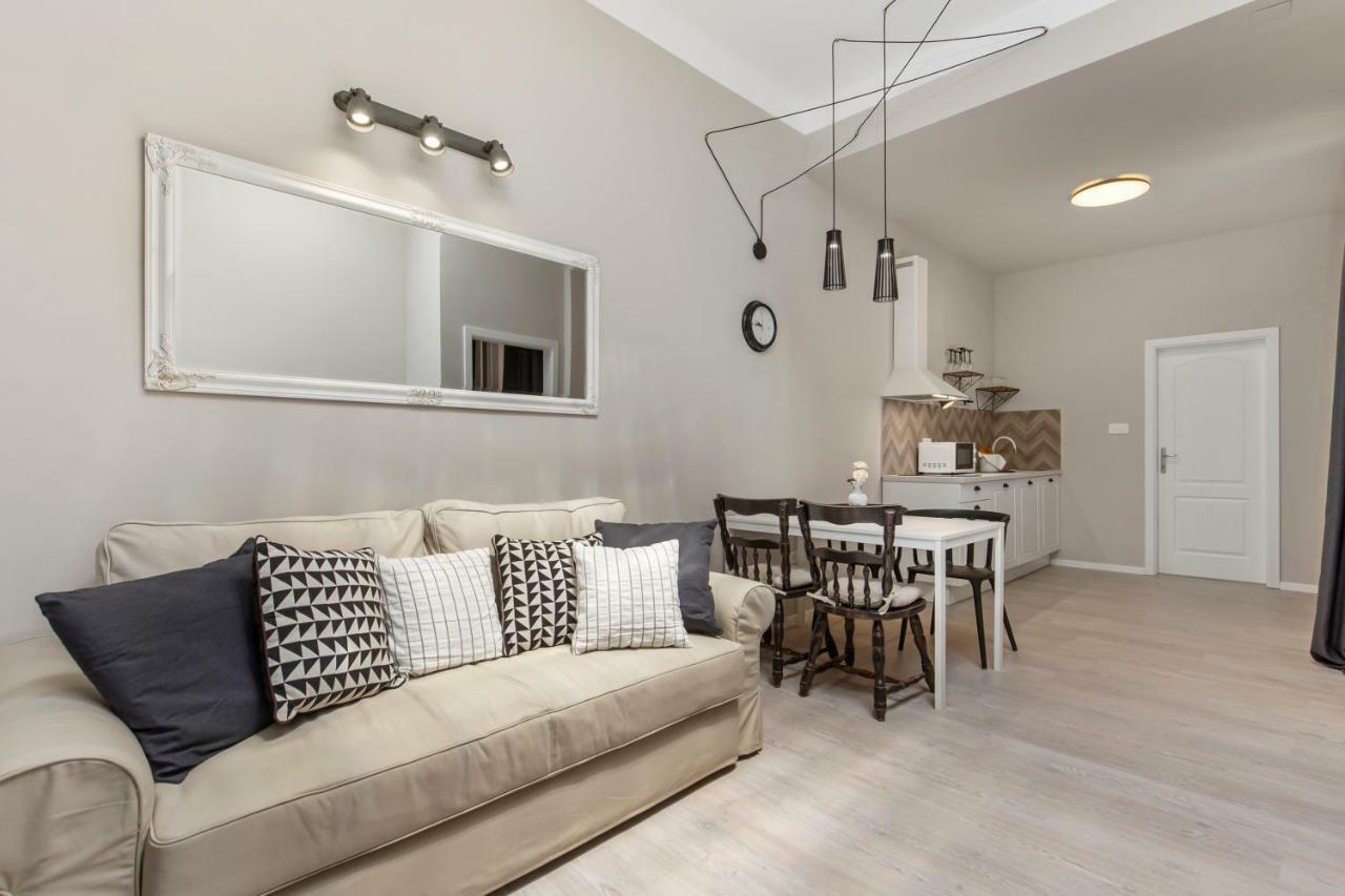 Apartments Carpathia Rijeka Eksteriør billede